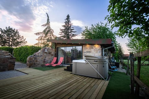 Hot Tub, Spa and wellness centre/facilities