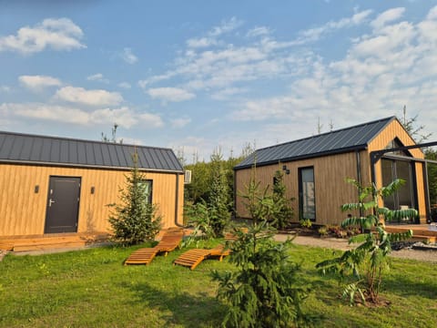 Property building, Spring, Day, Garden, Garden view