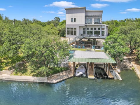 The Elevated Retreat and Concierge Services House in Kingsland