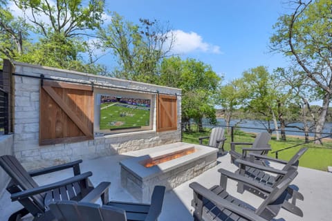 Lakeview Landing and Concierge Services House in Cottonwood Shores