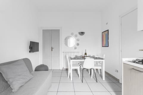 TV and multimedia, Kitchen or kitchenette, Living room, Dining area