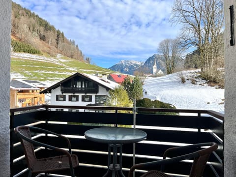 View (from property/room), Balcony/Terrace, Mountain view