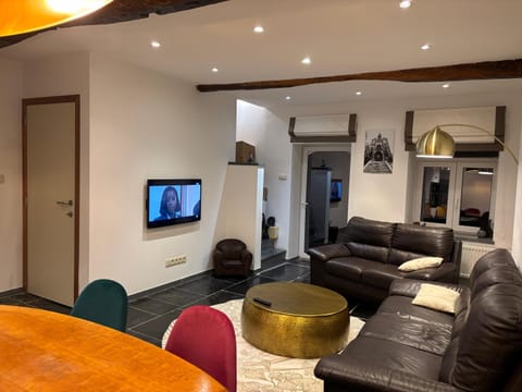 Communal lounge/ TV room, TV and multimedia, Living room