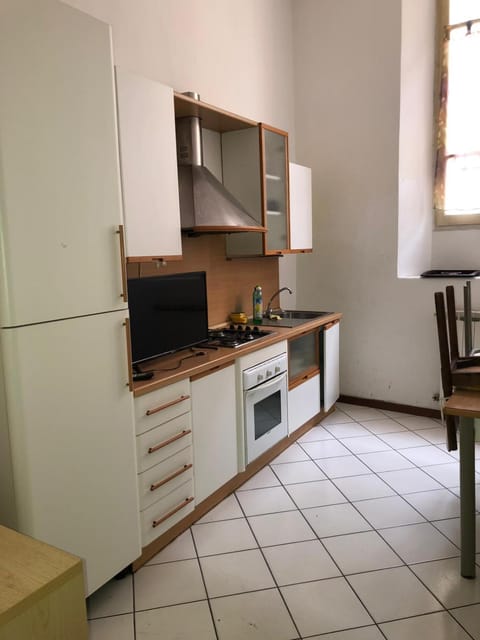 Kitchen or kitchenette, Dining area, minibar, oven, pet friendly, stove