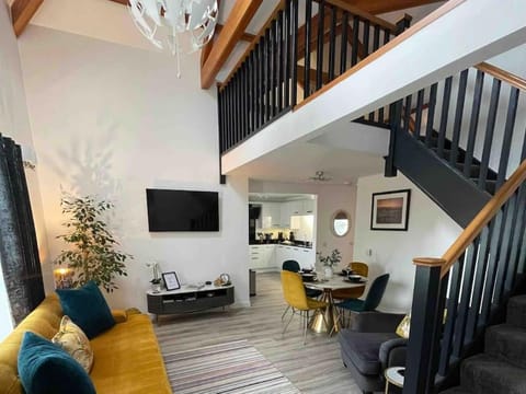TV and multimedia, Living room, Seating area