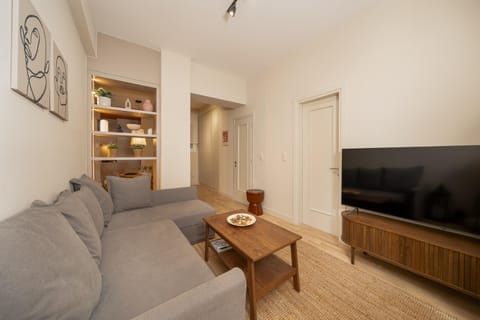 Library, TV and multimedia, Living room, internet
