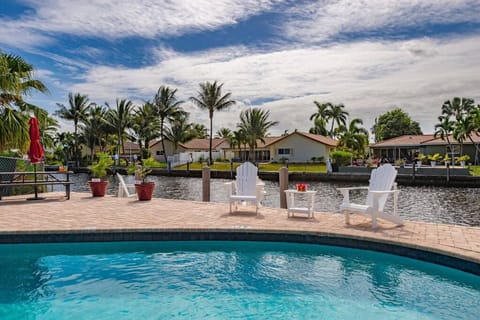 River view, Swimming pool