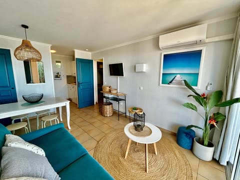 Les Restanques Roses 1178 vue mer Apartment in Grimaud