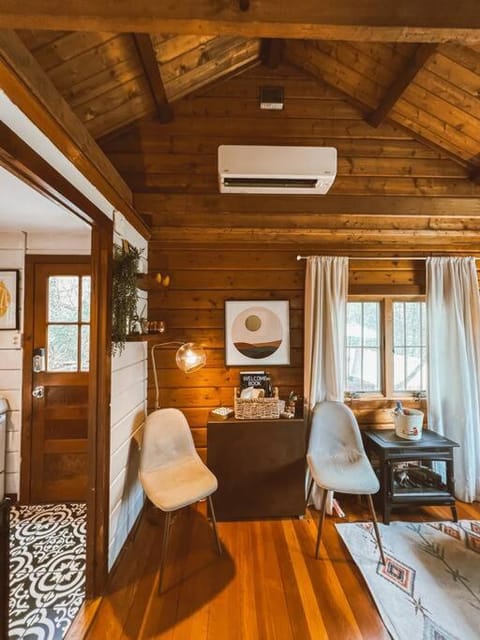 The Little Lake Cabin Cabin in New Fairfield