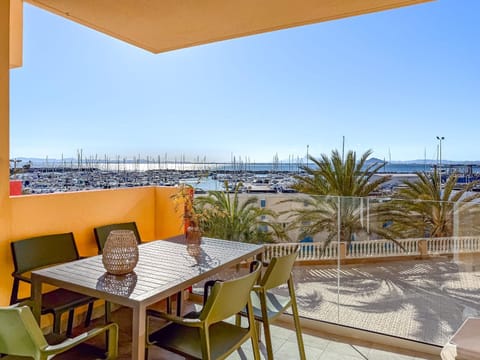 View (from property/room), Lake view, Sea view
