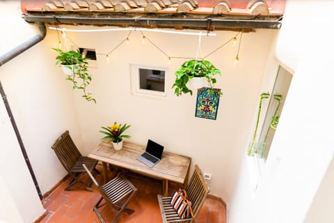 Dining area, Inner courtyard view