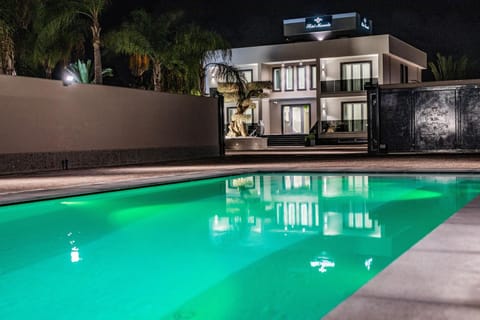 Property building, Pool view, Swimming pool