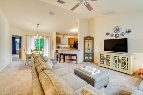 The Villages Home 2 Mi to Farmers and Crafts Market House in Lady Lake