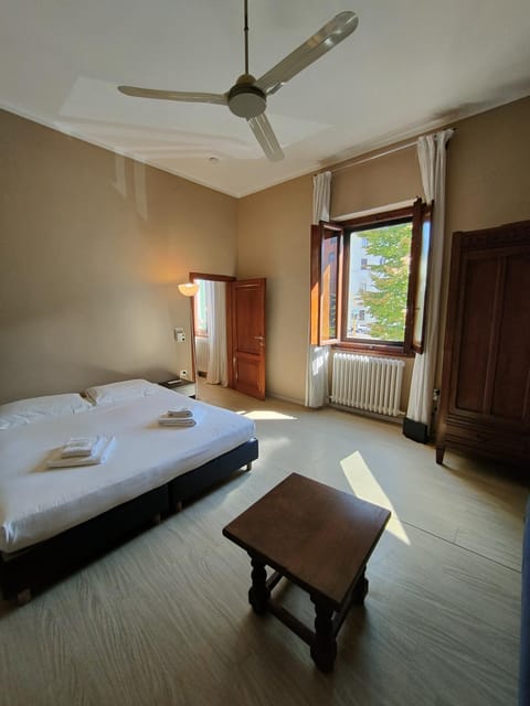 Bed, Photo of the whole room, Bedroom, air conditioner