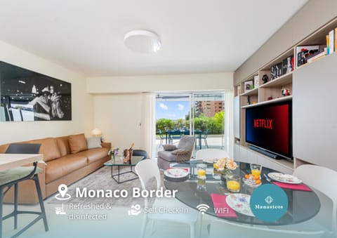 Patio, TV and multimedia, Living room, Seating area, Dining area, air conditioner