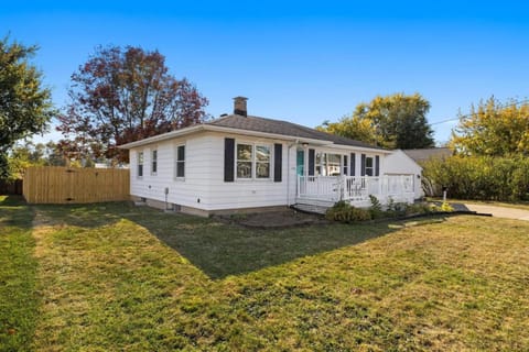 A Pop of Color - 3BD in the Heights w 3 King Beds House in Peoria