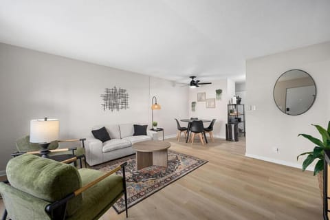 Hines Haven - Unit 2 - Perfect BNB for YOU House in Peoria