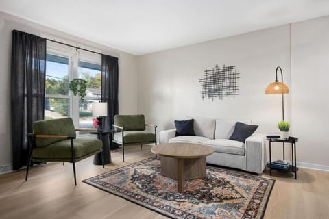 Hines Haven - Unit 2 - Perfect BNB for YOU House in Peoria