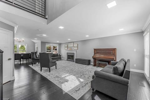 Beautiful home with Pool - great for kids House in Cedar Bluff