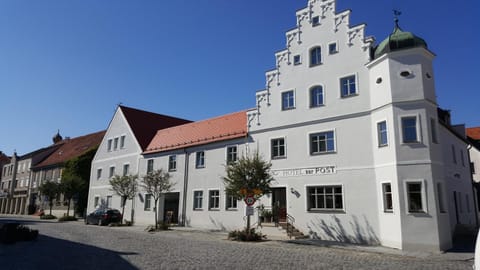 Facade/entrance