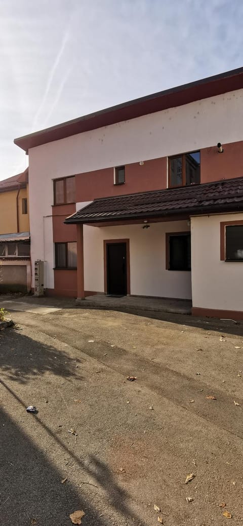 La Căsuță Apartment in Craiova