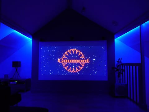 Library, TV and multimedia, Seating area