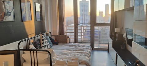 Bed, Living room