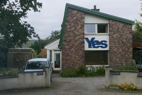 Taigh Sona easy access apartment with double bed Apartment in Ullapool