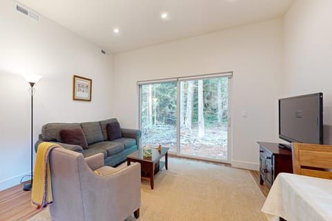 Battle Point Paradise House in Bainbridge Island