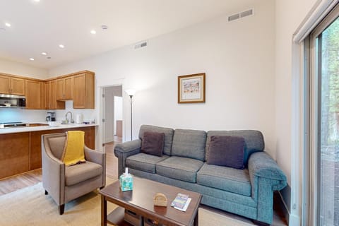 Battle Point Paradise House in Bainbridge Island