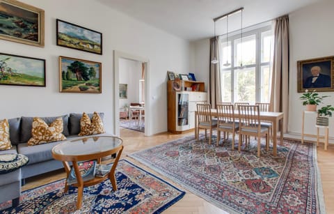 Living room, Seating area, Dining area