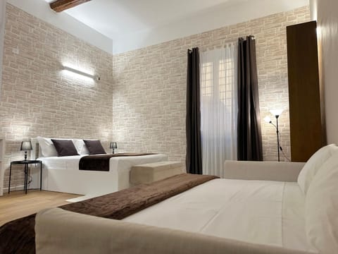 Bed, Living room, Photo of the whole room, Seating area, Bedroom