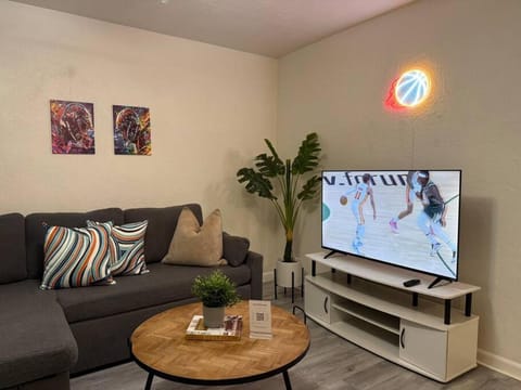 New comfortable and youthful sport Apartment in Fort Lauderdale