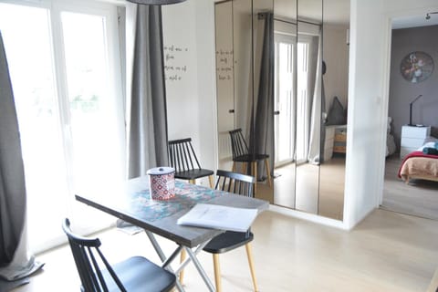 Bed, Living room, Photo of the whole room, Seating area, Dining area, Bedroom, wardrobe