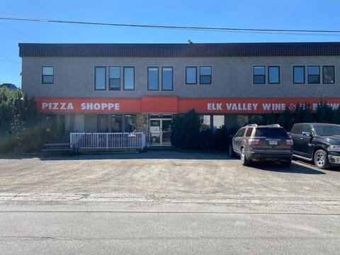 Property building, Day, Location