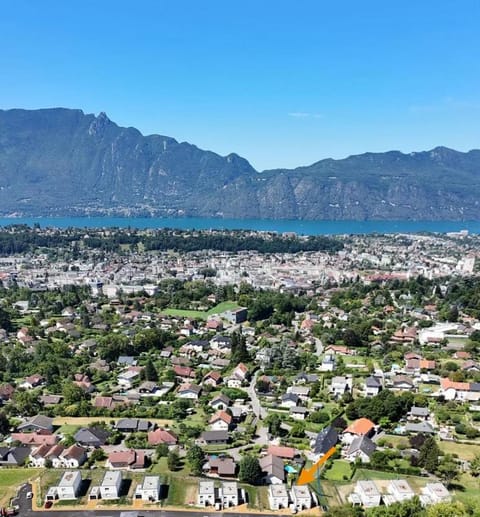 Neighbourhood, Natural landscape, Bird's eye view, City view, Mountain view, Street view
