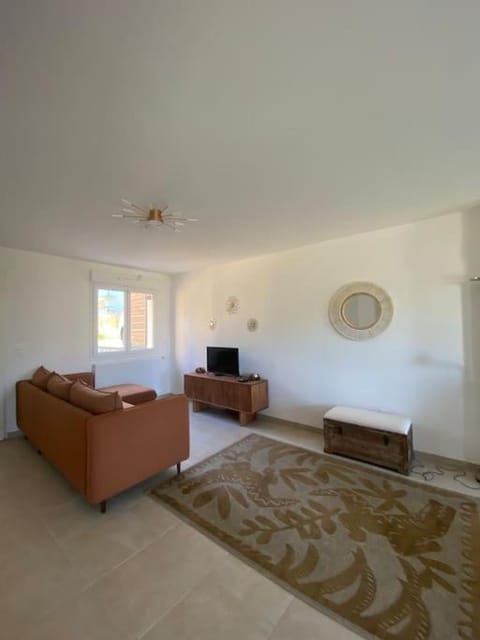 VILLA VUE LAC -3 chambres jardin-proche du lac et du Centre-ville , 2 places parking Villa in Aix-les-Bains