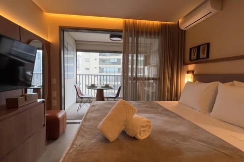 Bed, TV and multimedia, Photo of the whole room, Bedroom, air conditioner