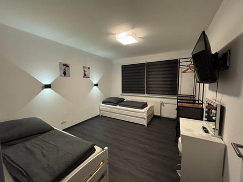 Bed, TV and multimedia, Bedroom