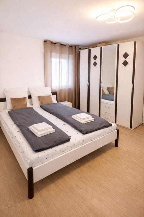 Bed, Photo of the whole room, Bedroom, towels, wardrobe