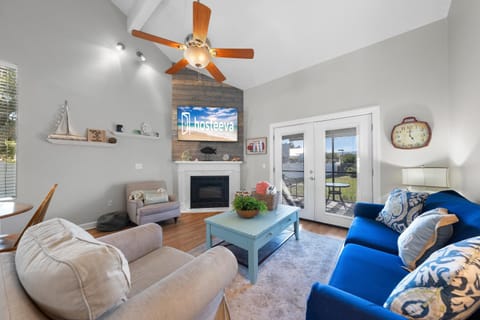 Living room, Seating area, fireplace