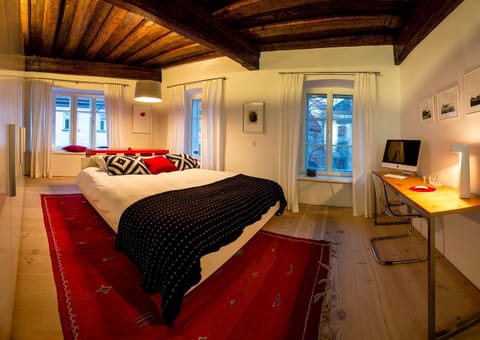 Photo of the whole room