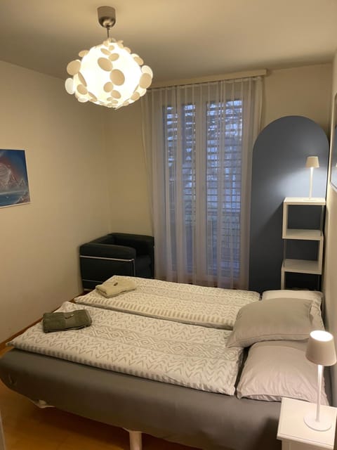 Zimmer mit privatem Badezimmer in guter Lage Vacation rental in City of Bern