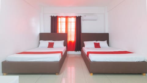 Bed, Photo of the whole room, Bedroom, air conditioner