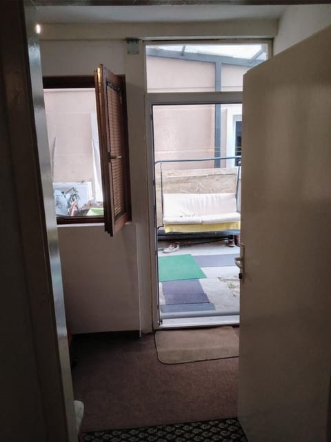 Home in flowers Apartment in Belgrade