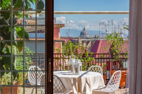 Natural landscape, Balcony/Terrace, City view
