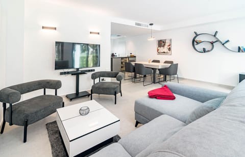 Communal lounge/ TV room, Living room