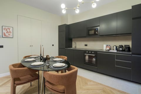 Dining area, kitchen