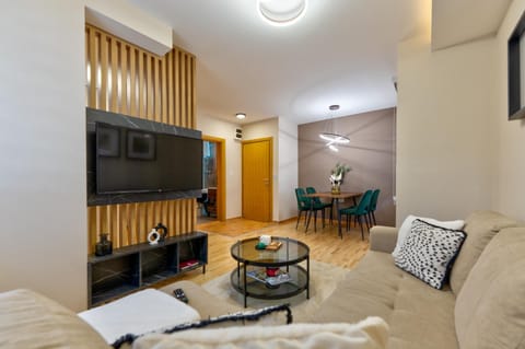 Communal lounge/ TV room, TV and multimedia, Living room, Seating area, Evening entertainment