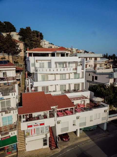 Property building, Neighbourhood, Balcony/Terrace
